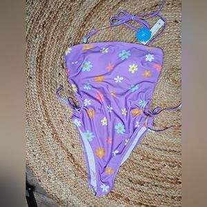 Lilac swimsuit with daisies one piece cupshe brand size M NEW